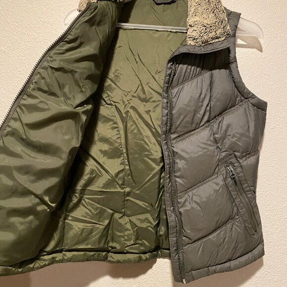 Columbia‎ Women’s Green Puffer Vest Small Faux Fur Collar Down-Filled - Picture 3 of 5